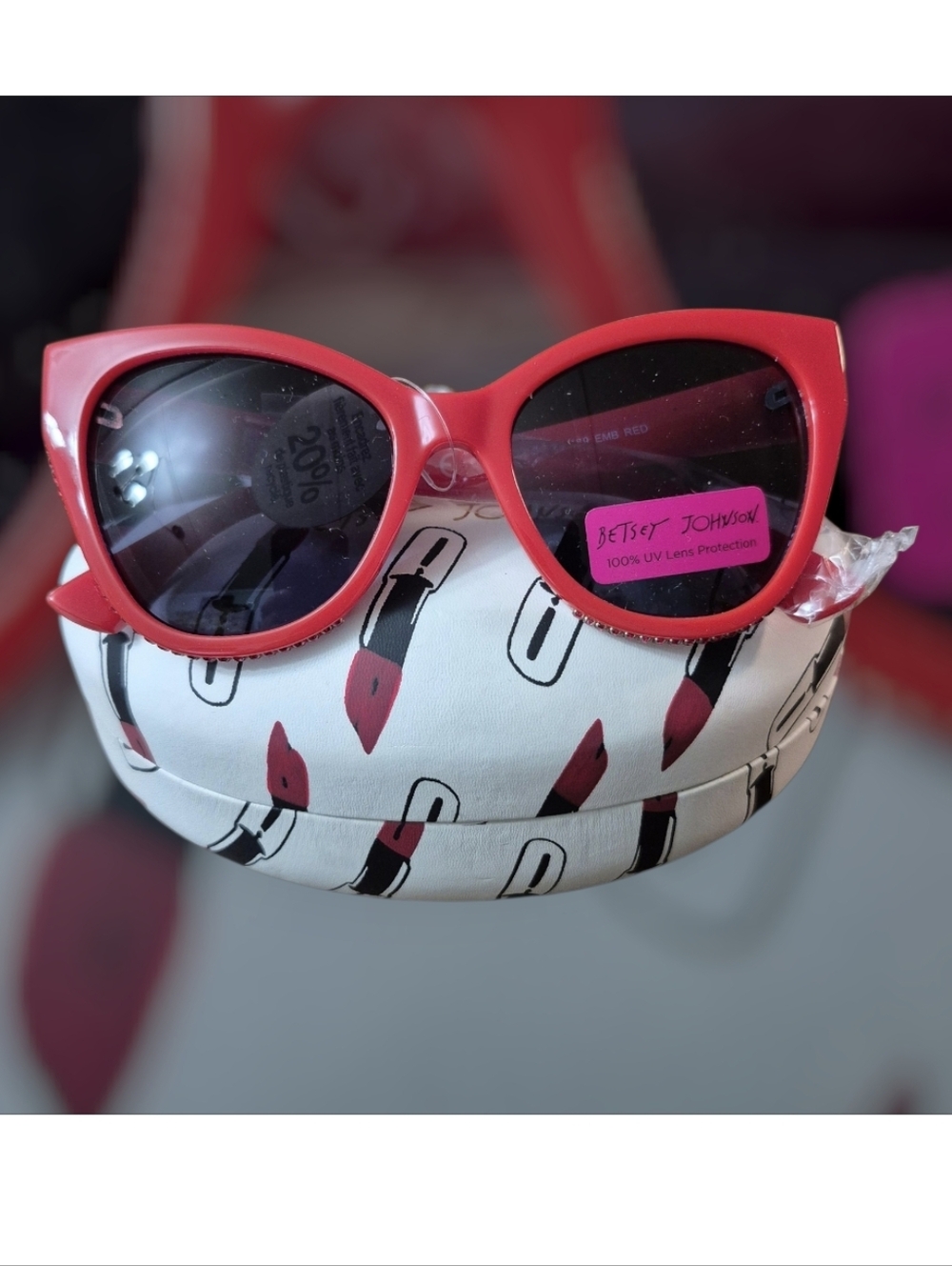 Betsey Johnson Fashionista Cat-Eye Sunglasses In Red With Betsey Case - Picture 2 of 3